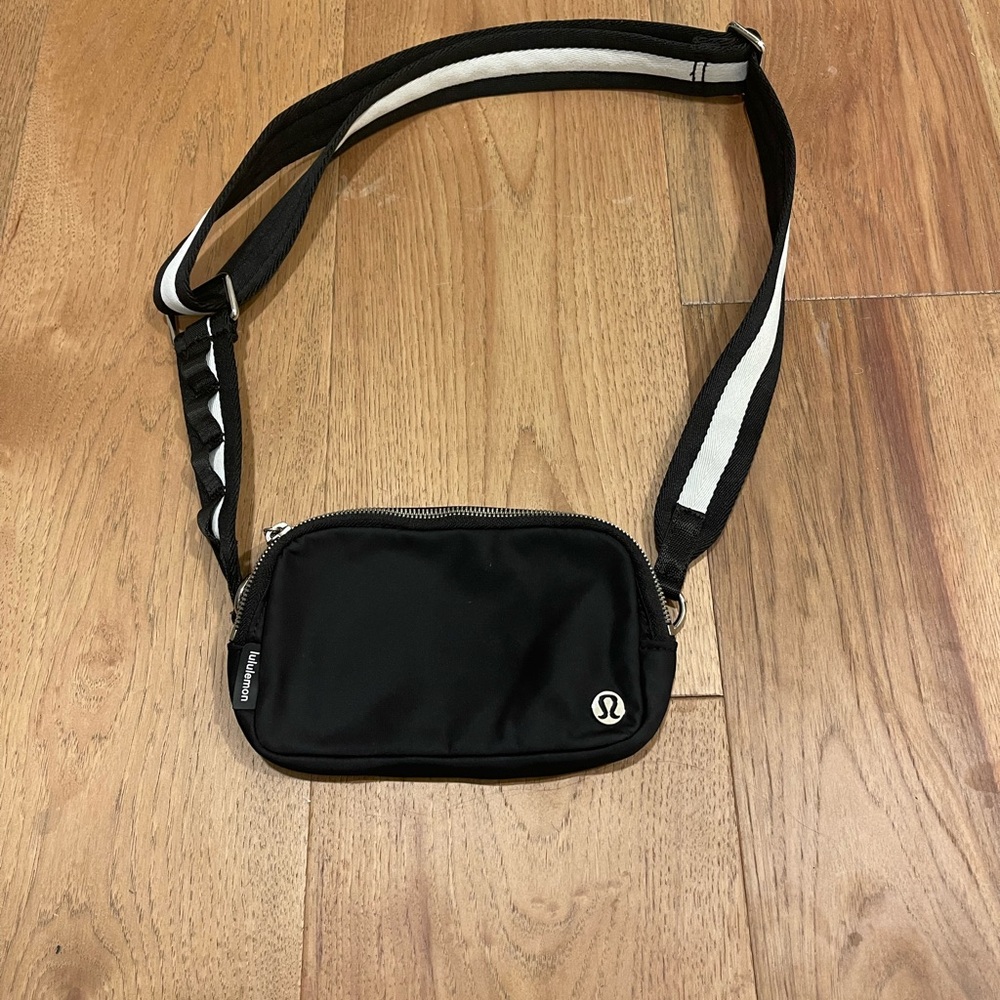 lululemon athletica Black Belt Bag with White Accents
